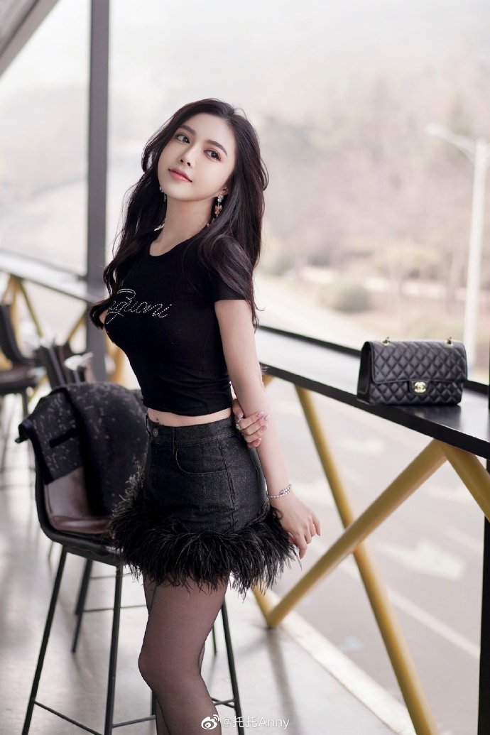 坚如磐石 封面